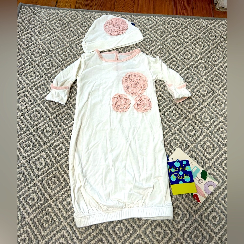 Kickee Infant Gown and Hat